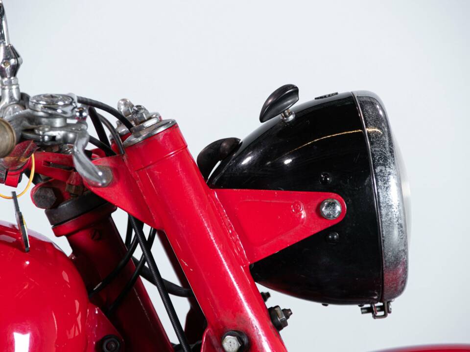 Image 36/50 of Moto Guzzi DUMMY (1955)