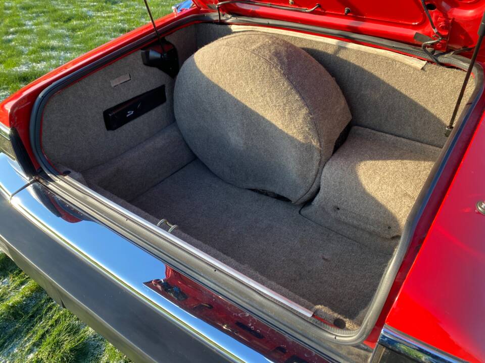 Image 17/30 of Jaguar XJS 5.3 V12 (1992)