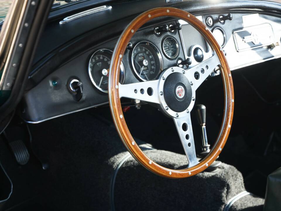 Image 14/50 de MG MGA 1500 (1958)