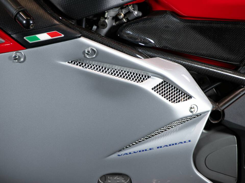 Image 19/50 de MV Agusta DUMMY (2004)
