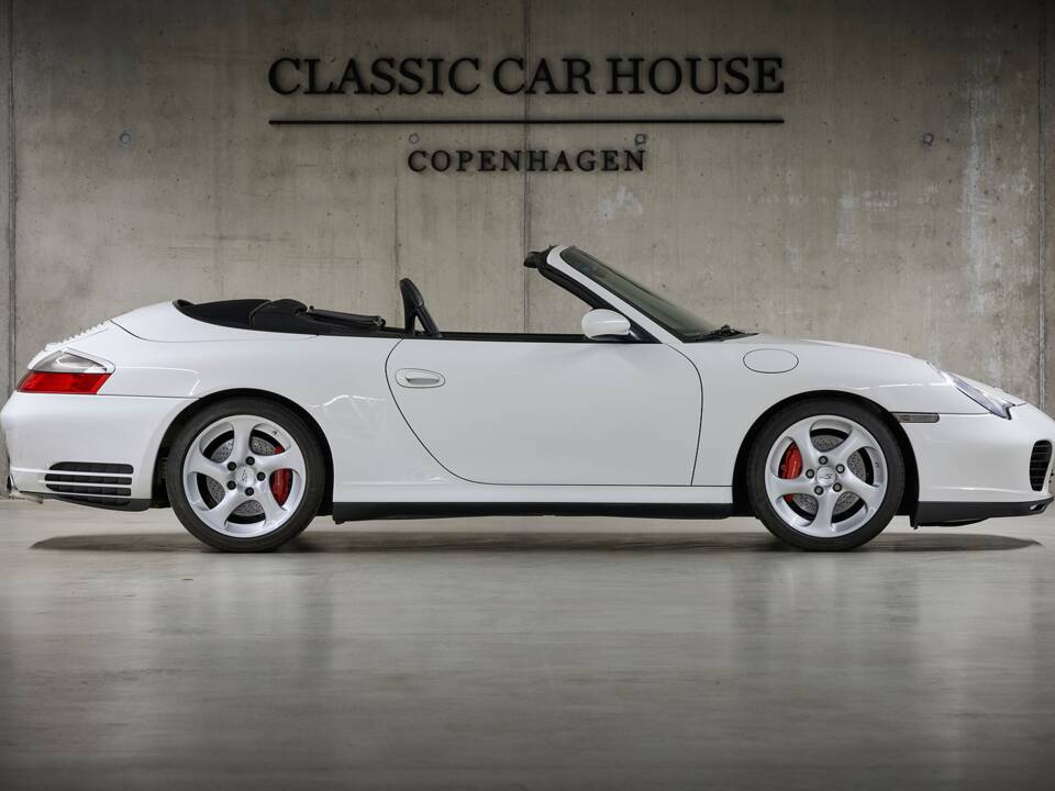 Imagen 26/98 de Porsche 911 Carrera 4S (2004)