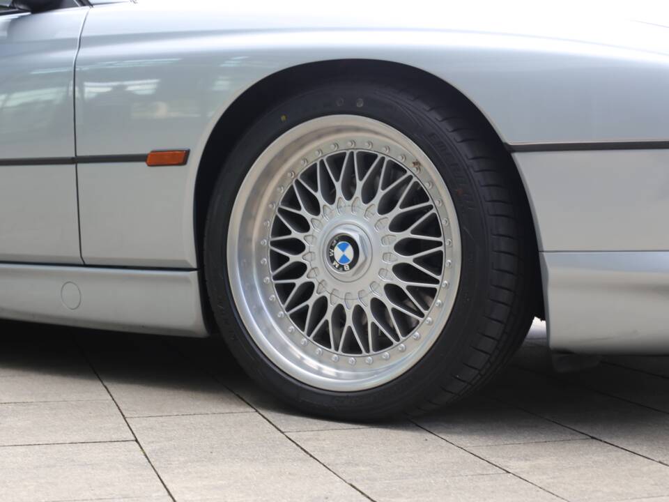 Afbeelding 29/33 van BMW 840i (1994)