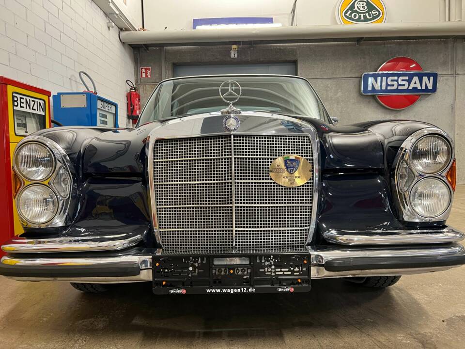 Image 3/19 of Mercedes-Benz 300 SE (1967)