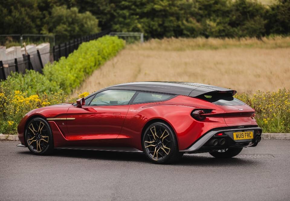 Image 13/48 of Aston Martin Vanquish Zagato Shooting Brake (2019)