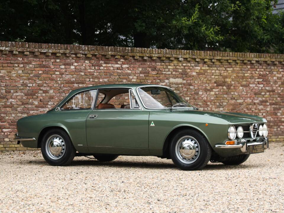 Bild 44/50 von Alfa Romeo 1750 GT Veloce (1971)