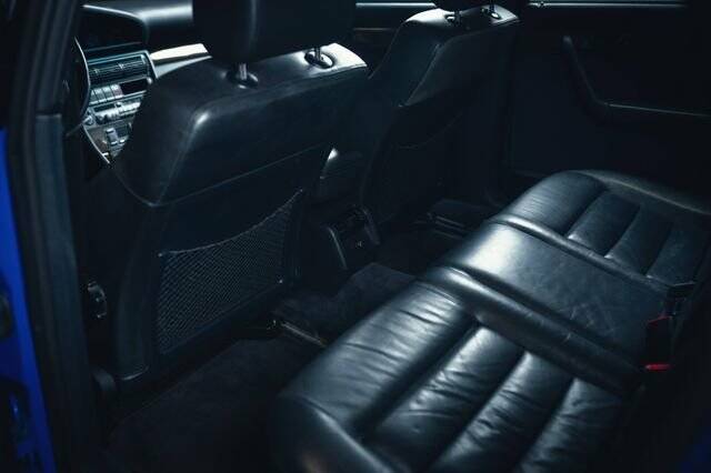 Image 11/15 de Audi S6 Plus Avant (1996)