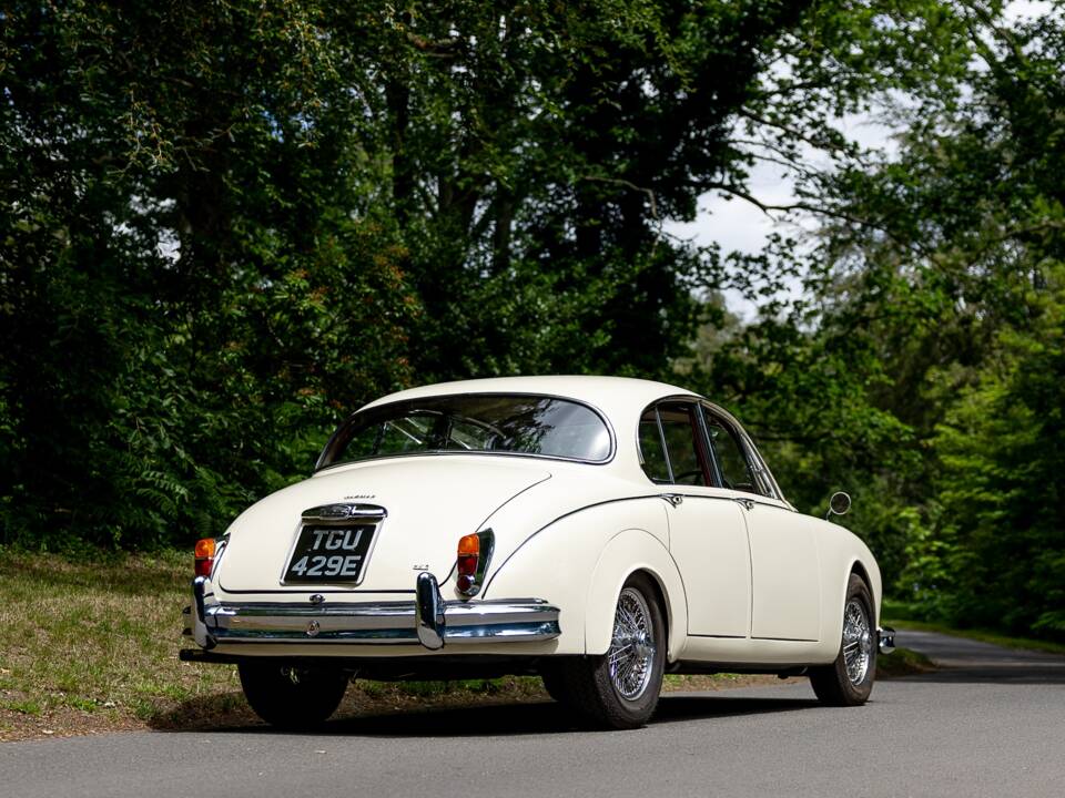 Image 10/50 de Jaguar Mk II 2.4 (1967)