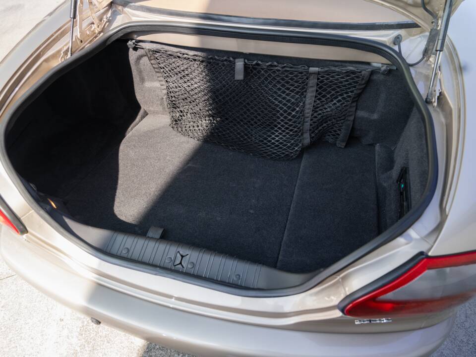 Image 89/91 de Jaguar XK8 4.0 (2000)