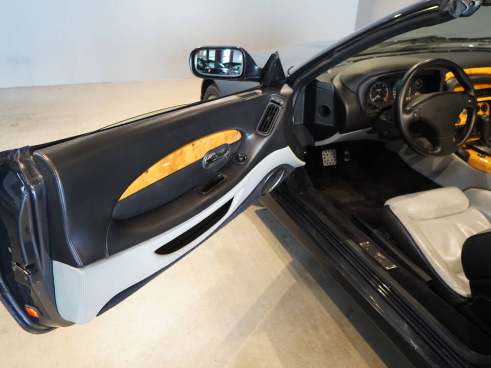Bild 9/20 von Aston Martin DB 7 Vantage (2003)