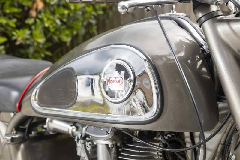 Image 21/40 of Norton Model 30 International (1957)