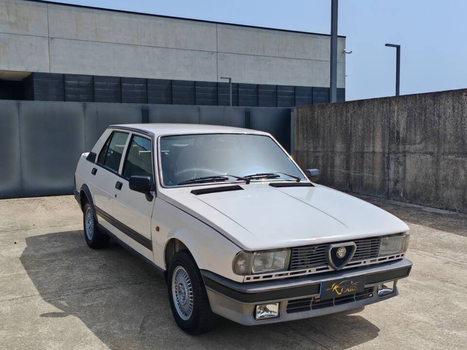 Bild 3/34 von Alfa Romeo Giulietta 1.6 (1983)