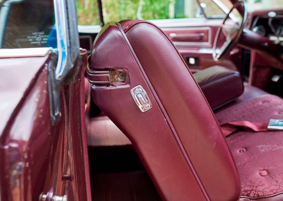 Bild 169/200 von Cadillac Coupe DeVille (1968)