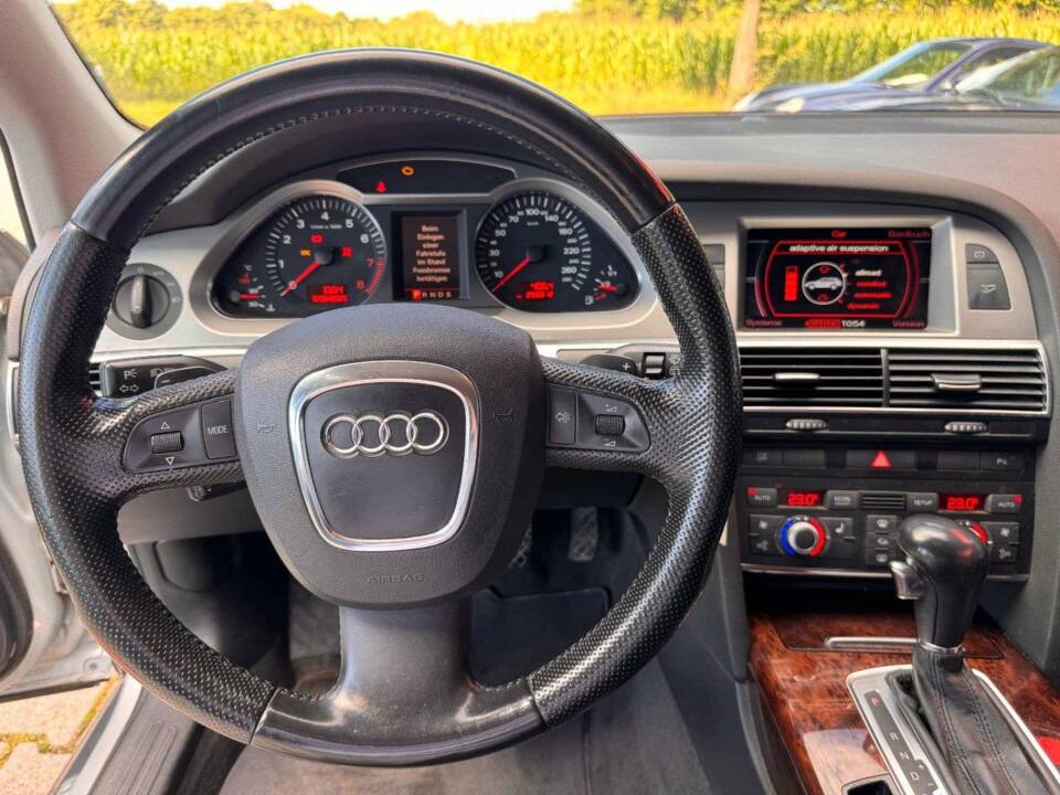 Immagine 11/18 di Audi A6 4.2 FSI allroad quattro (2007)