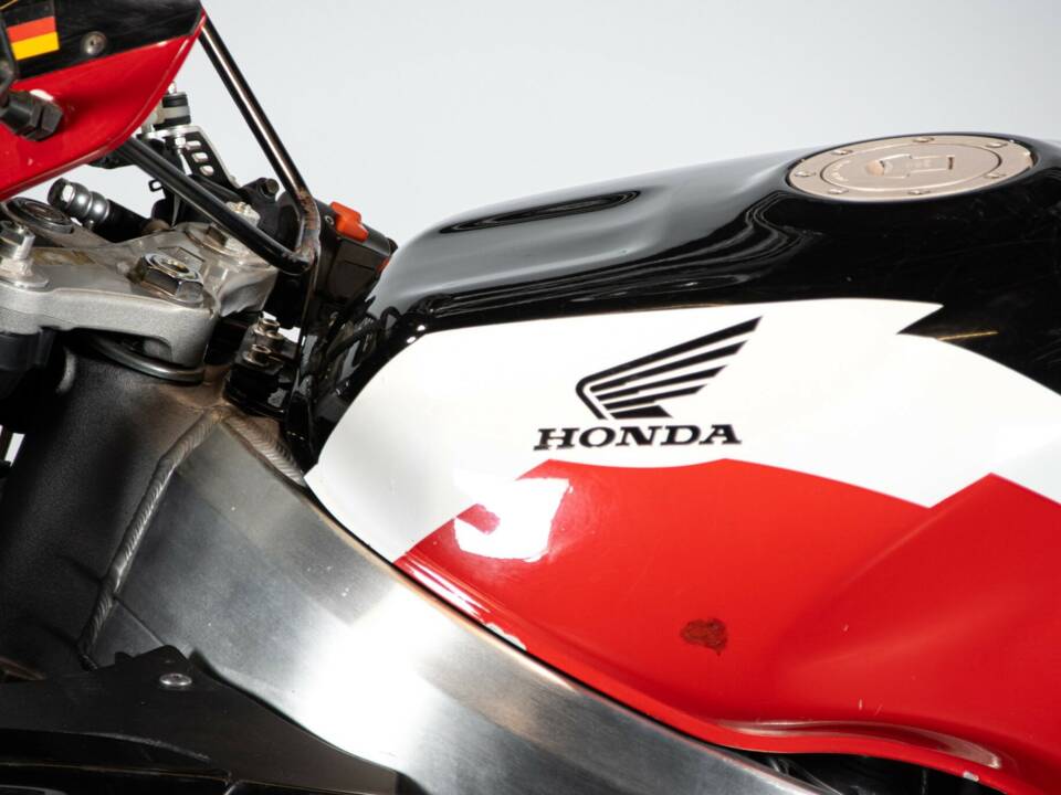 Bild 22/44 von Honda CBR 900 RR Fireblade (1999)