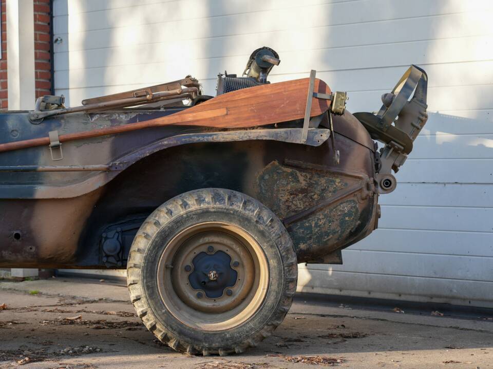Image 13/40 of Volkswagen Schwimmwagen (1943)