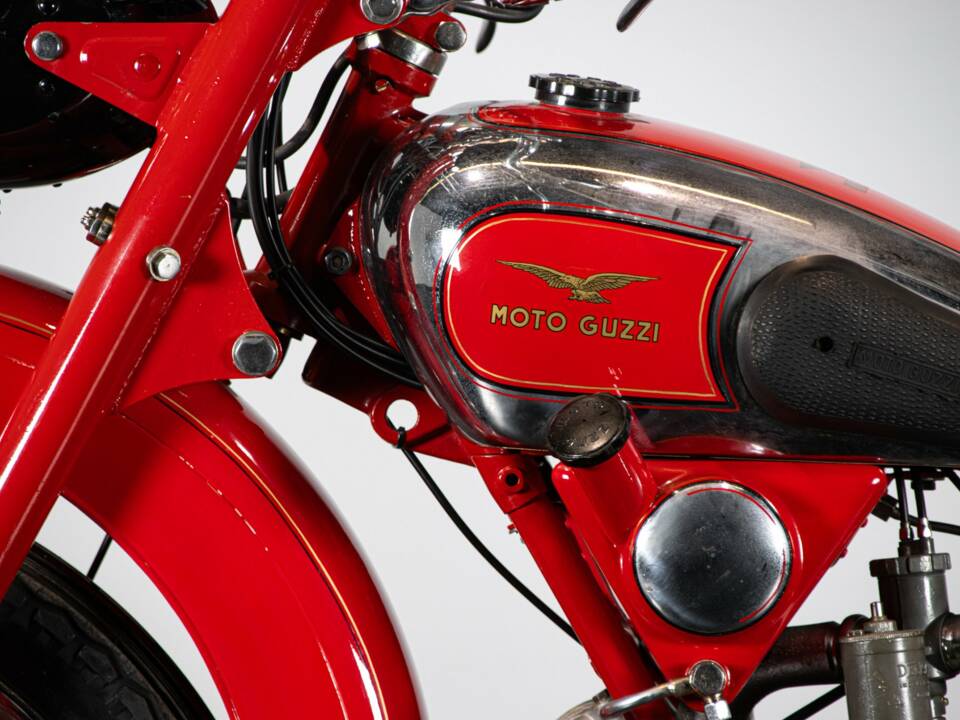Image 31/50 of Moto Guzzi Astore (1952)