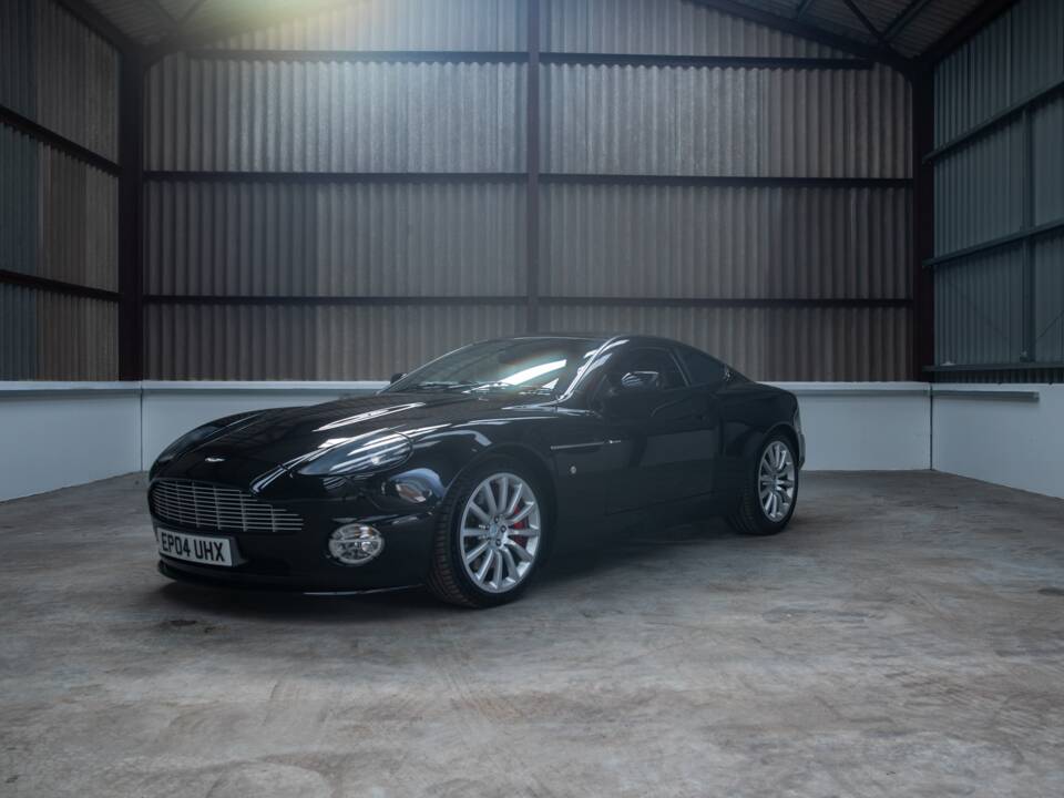 Image 23/50 de Aston Martin V12 Vanquish (2004)
