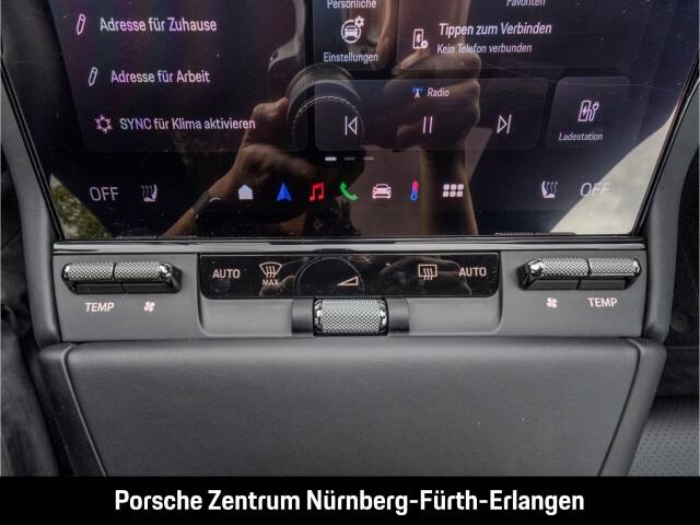 Image 32/50 of Porsche Cayenne S Electric (2026)