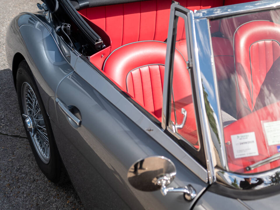 Imagen 13/16 de Austin-Healey 3000 Mk II (BJ7) (1963)