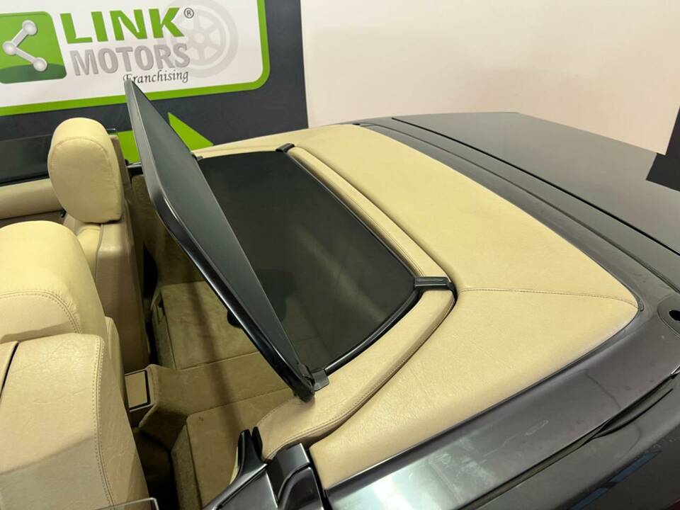 Image 25/48 of Mercedes-Benz 300 SL-24 (1992)