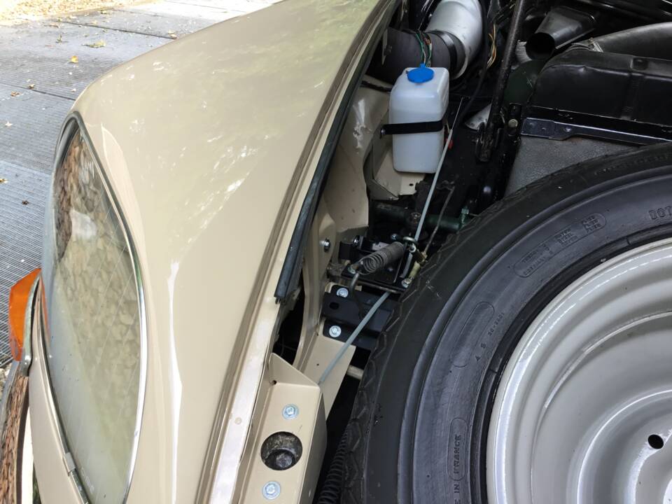 Image 48/82 de Citroën DS 20 (1974)