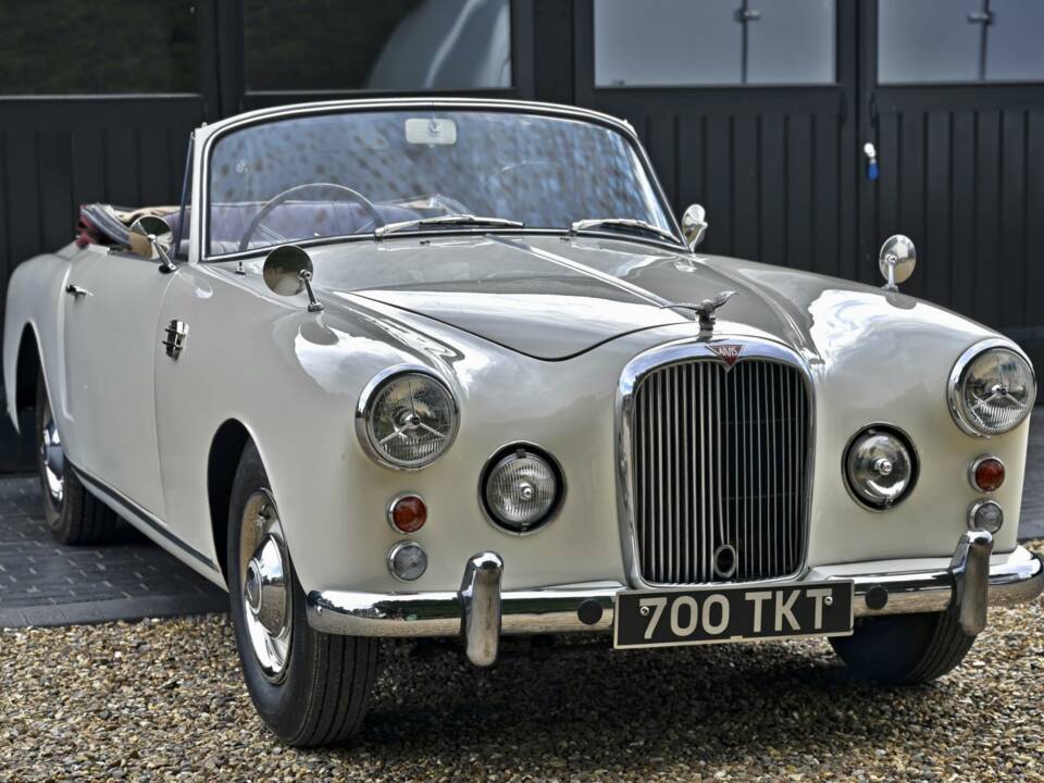 Image 8/50 of Alvis TD 21 (1962)