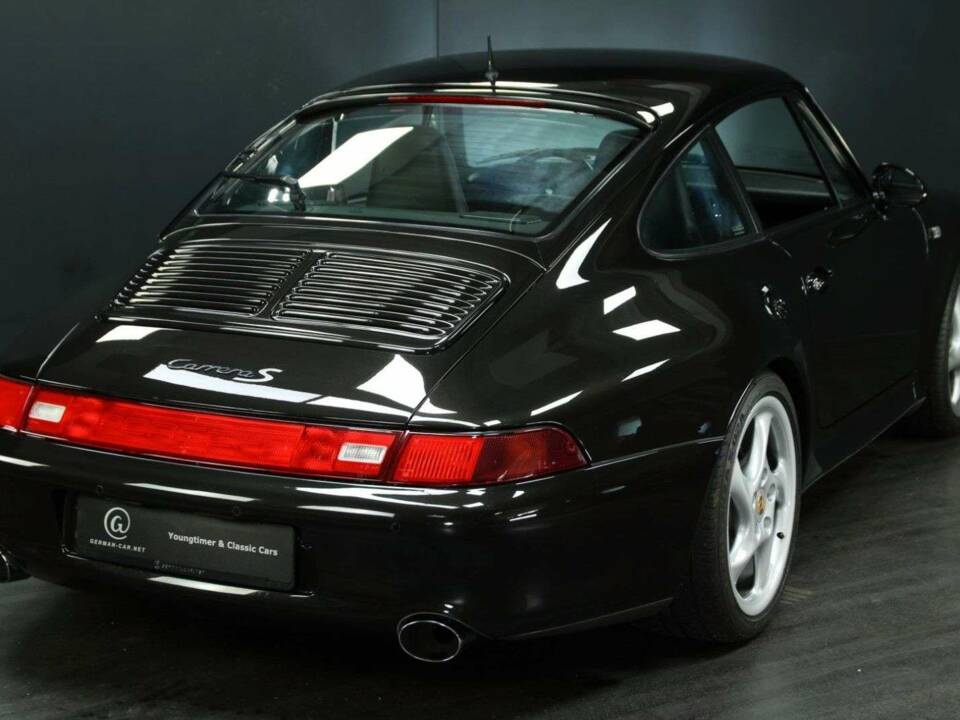 Image 2/30 of Porsche 911 Carrera S (1997)