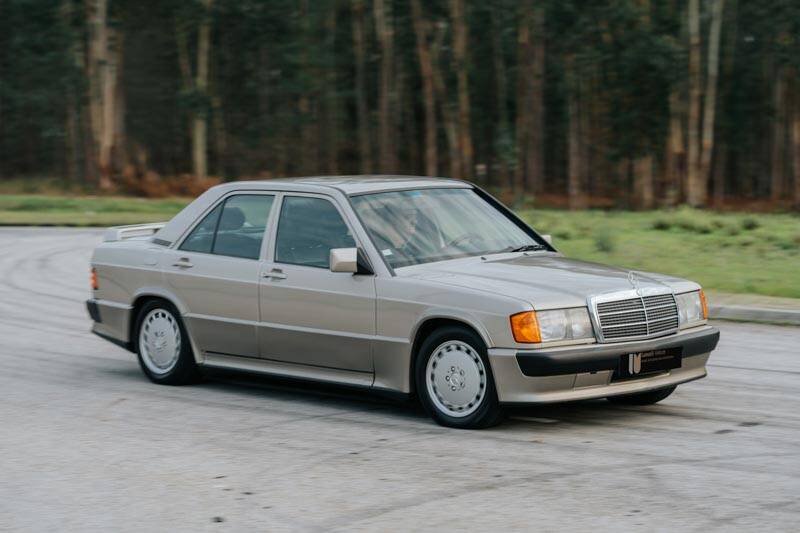 Image 15/69 de Mercedes-Benz 190 E 2.3-16 (1988)