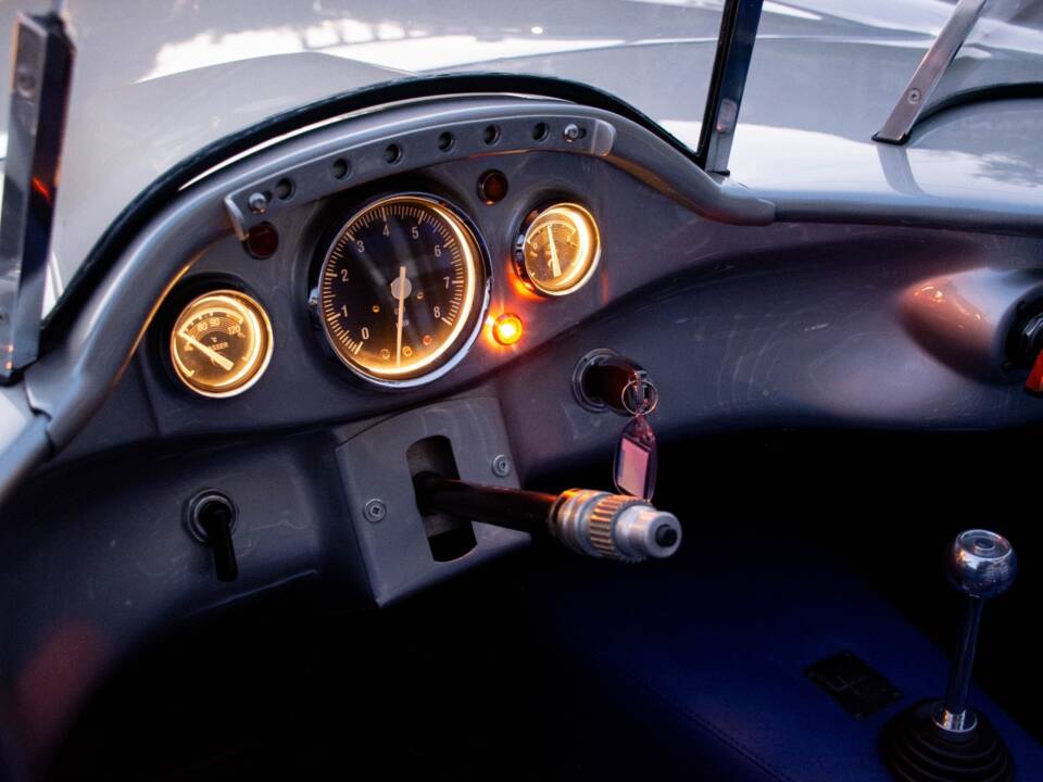 Image 40/51 of Mercedes-Benz 300 SLR (1955)