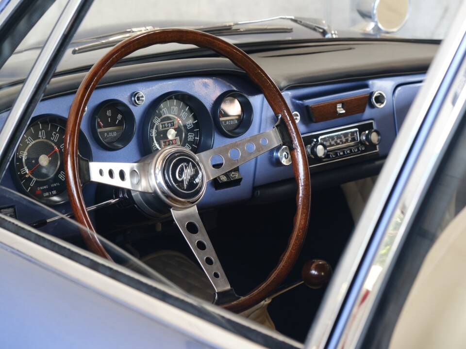 Imagen 40/50 de FIAT Ghia 1500 GT (1967)