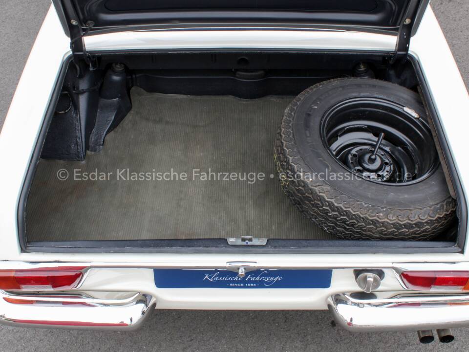 Afbeelding 24/31 van Mercedes-Benz 230 SL (1967)