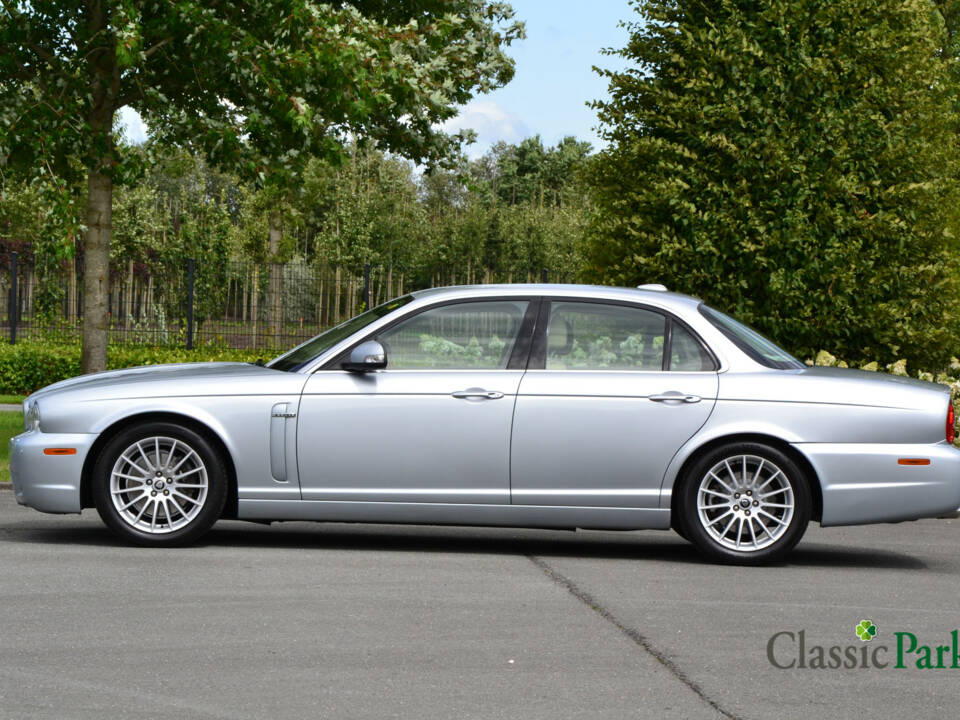 Afbeelding 2/46 van Jaguar XJ 8 3.5 (2007)