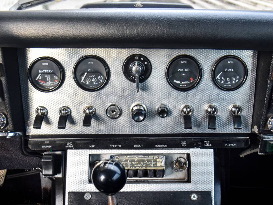 Imagen 5/8 de Jaguar E-Type (2+2) (1970)