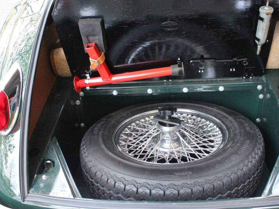 Immagine 13/20 di Jaguar XK 150 3.4 S OTS (1959)