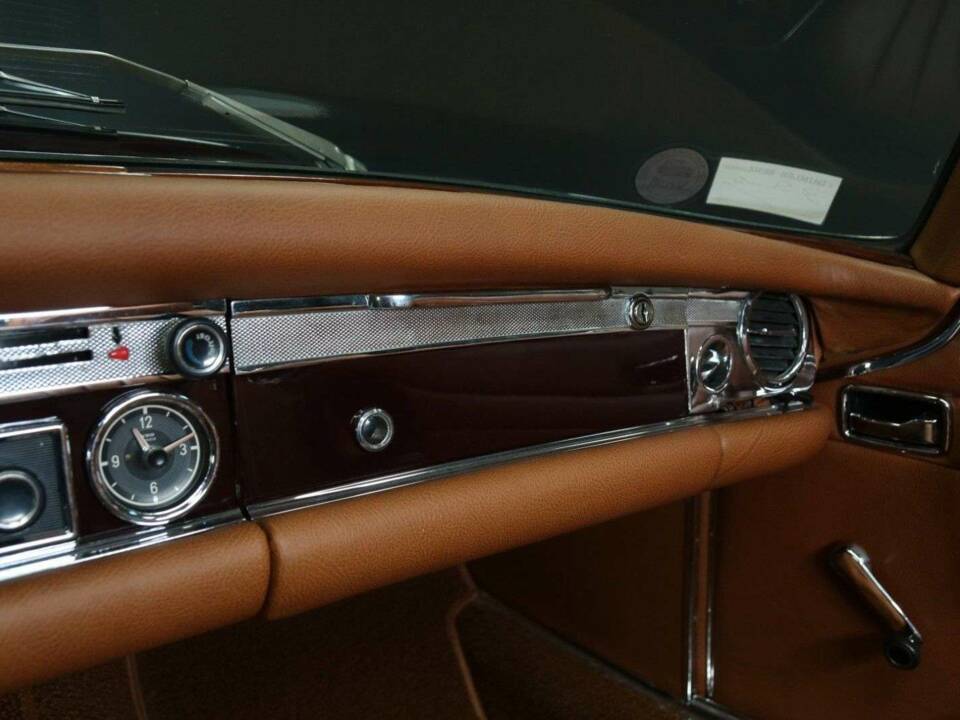Bild 16/50 von Mercedes-Benz 280 SL (1971)