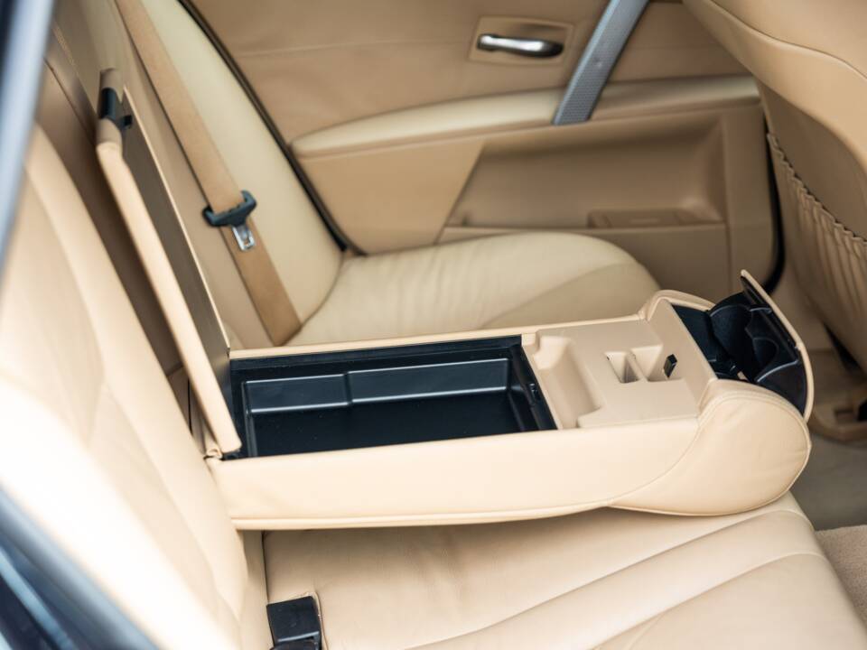 Imagen 52/65 de BMW 545i Touring (2005)
