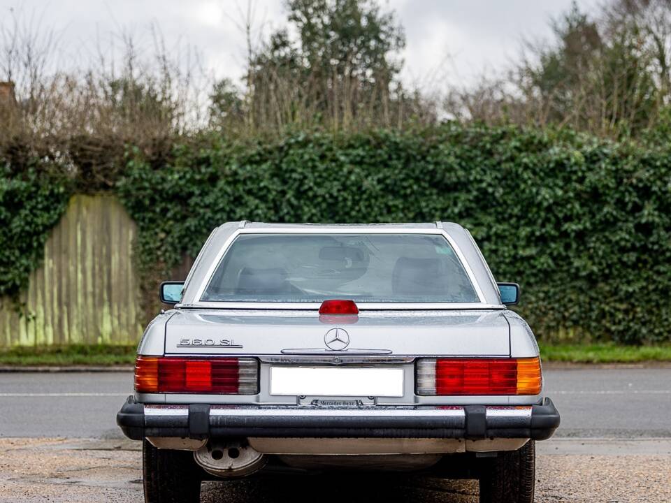 Image 15/31 of Mercedes-Benz 560 SL (1987)