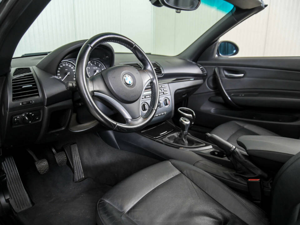 Image 11/50 of BMW 120d (2008)