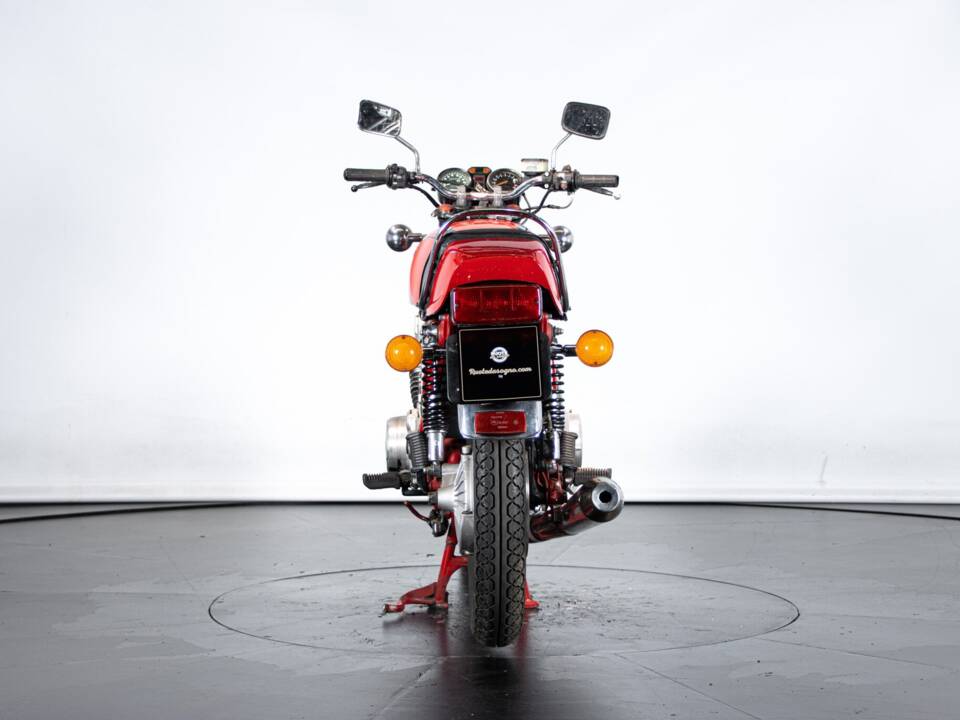 Image 3/50 of Yamaha XS 750 (1979)
