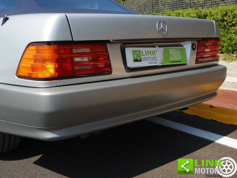 Image 22/50 de Mercedes-Benz 300 SL-24 (1992)
