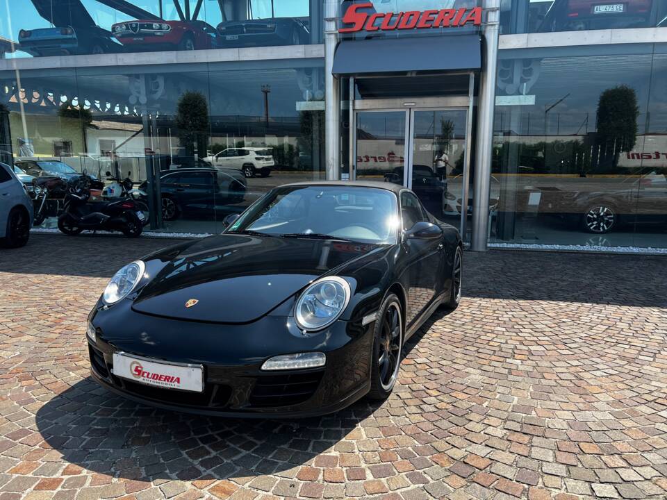 Bild 26/27 von Porsche 911 Carrera 4 GTS (2011)