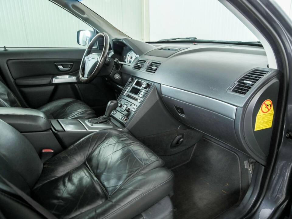 Image 14/43 of Volvo XC90 2.5T (2005)