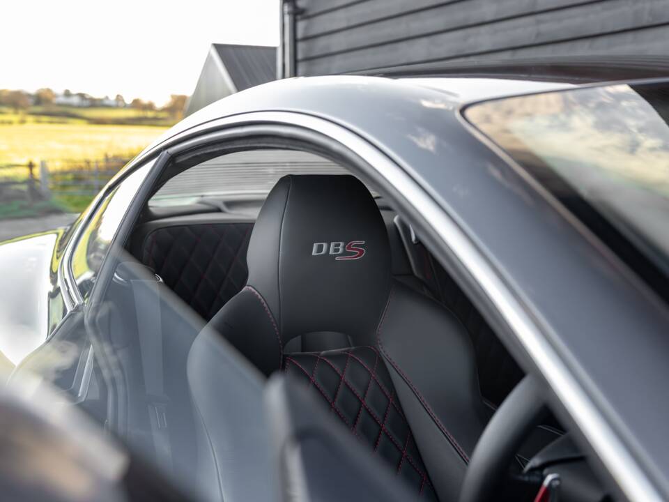 Afbeelding 44/69 van Aston Martin DBS (2012)