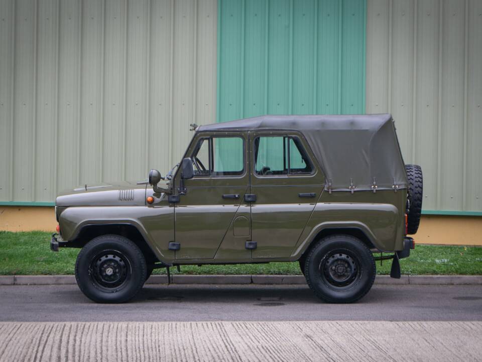 Image 3/35 of UAZ 31512 (2003)