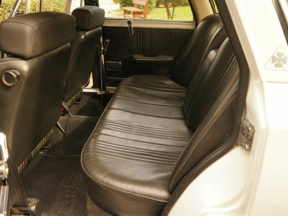 Image 92/100 of Alfa Romeo Giulia Nuova Super 1300 (1977)