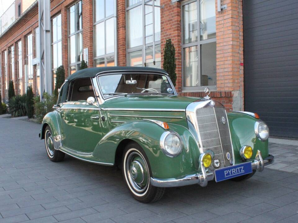 Image 3/17 of Mercedes-Benz 220 Cabriolet A (1953)