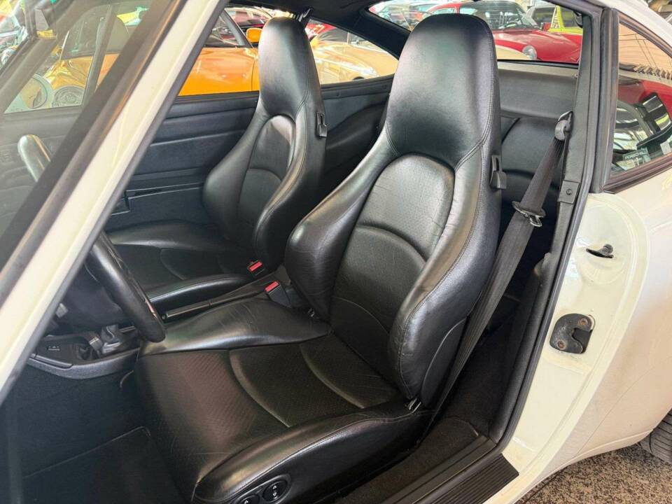 Bild 38/40 von Porsche 911 Carrera (1993)