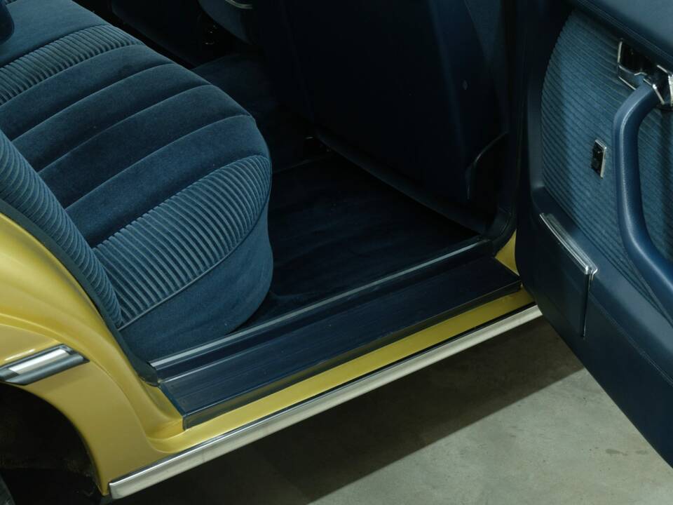 Image 38/76 of Mercedes-Benz 350 SEL (1977)