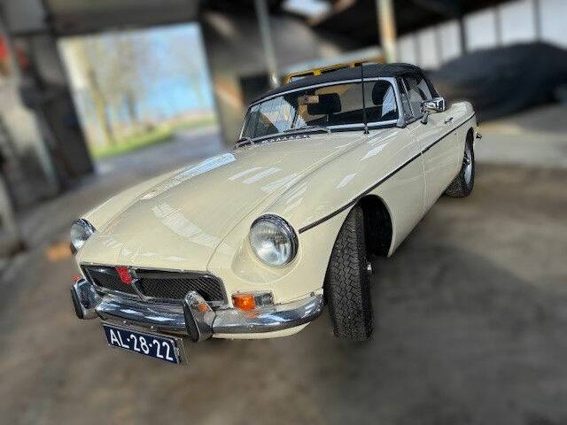 Image 3/6 de MG MGB (1972)