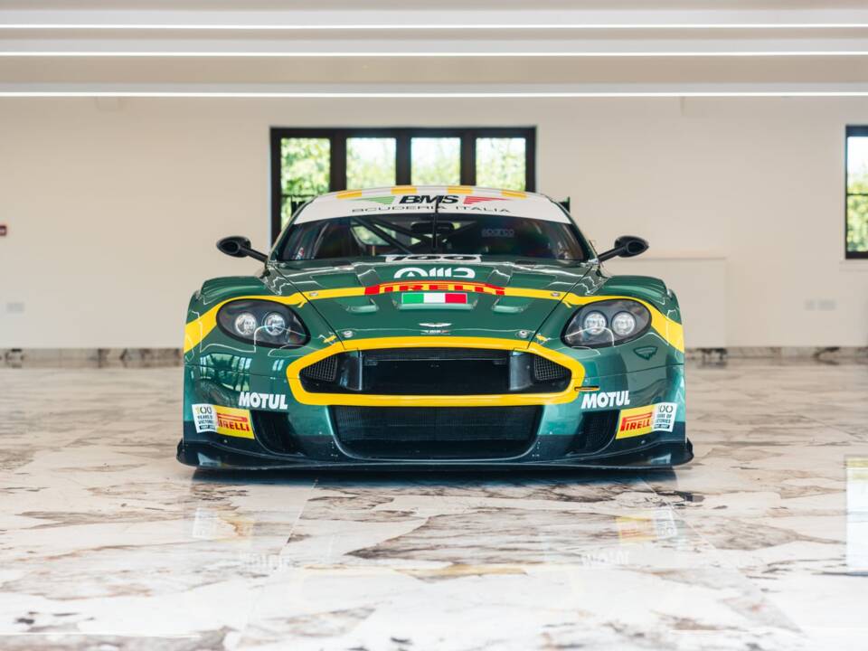 Image 2/30 of Aston Martin DBR9 GT1 (2006)